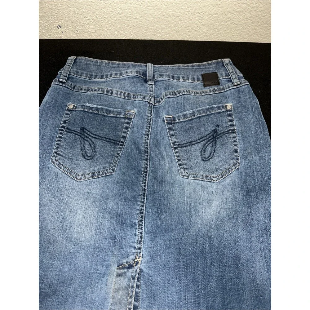 Jag Womens Size 2 Mini Skirt Blue Denim Jean Medium Wash Straight Distressed